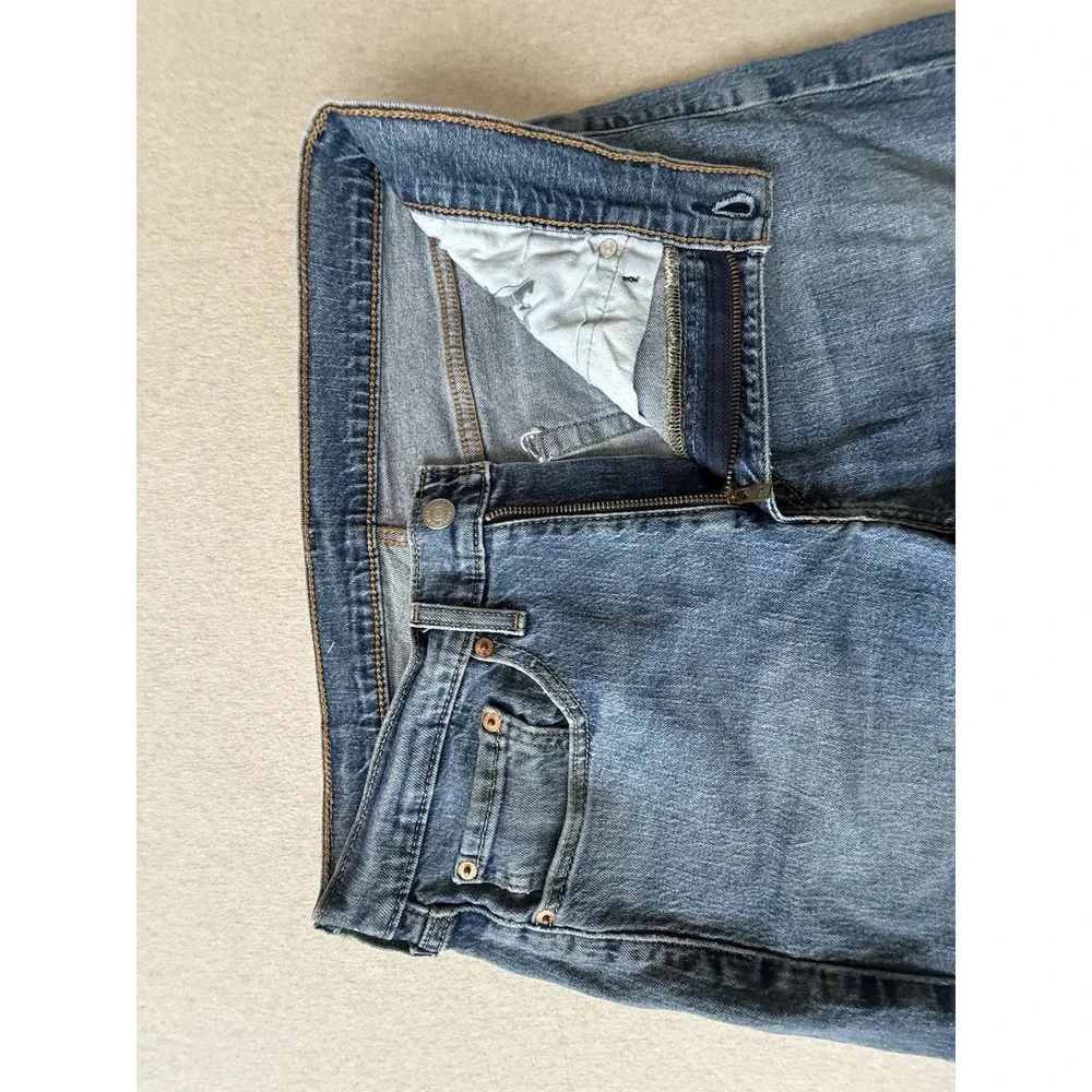 Men's Levi's 505 32x30 Blue Jeans Distressed